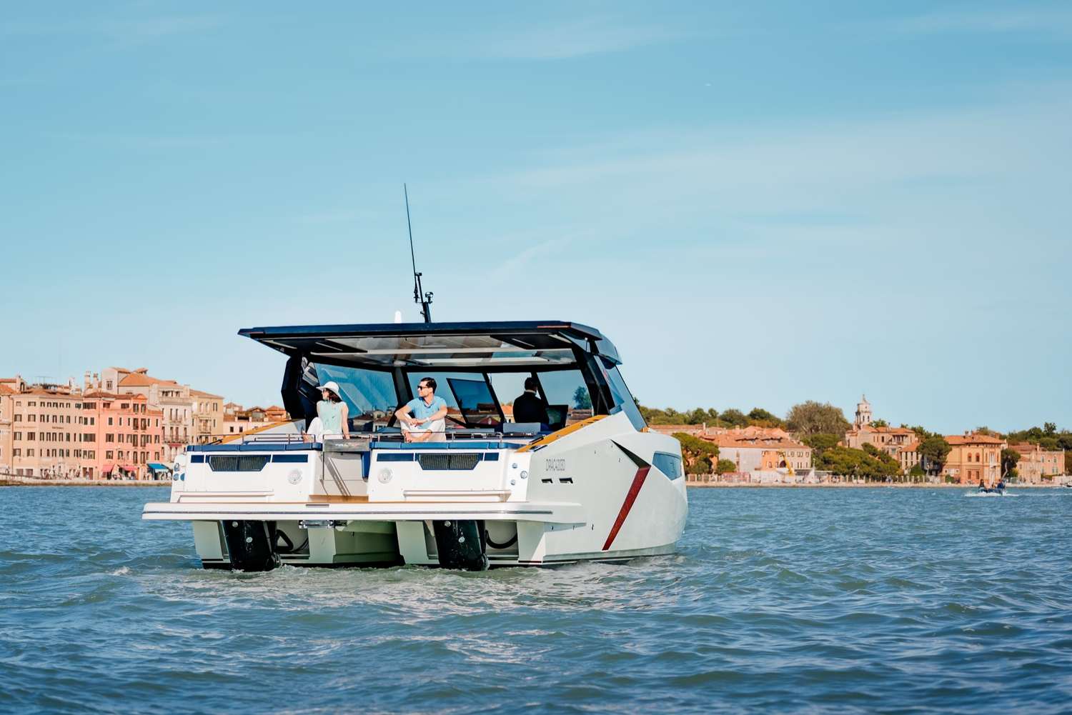 Dracan 42 Full Hard Top