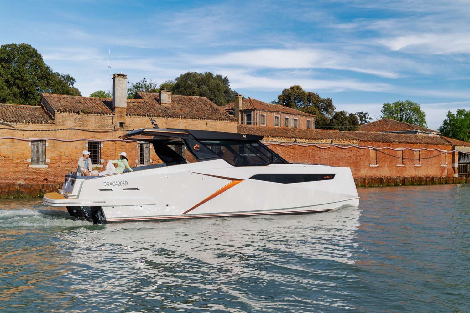 Dracan 42 in Fahrt vor Venedig